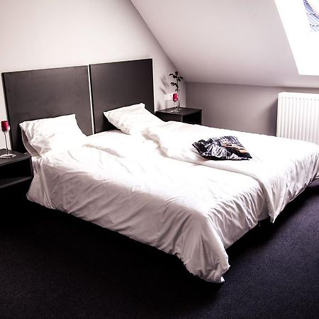 Bed and Breakfast Essenza Party Center Swidnica  Экстерьер фото