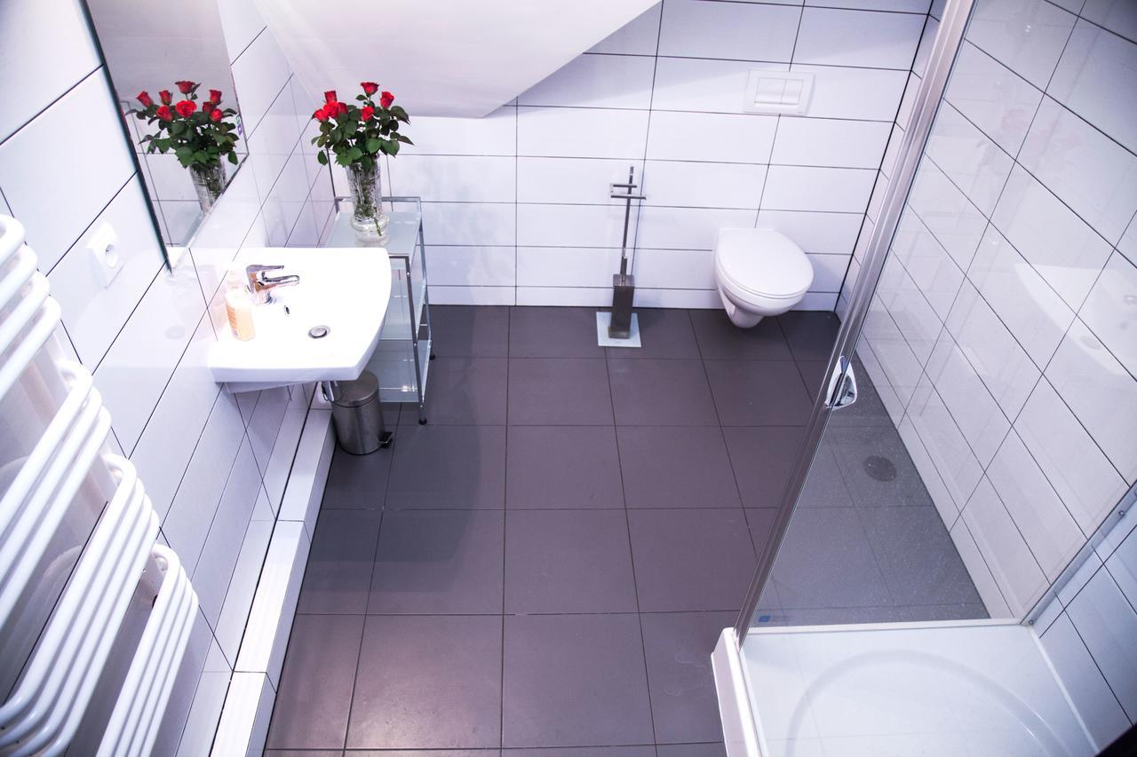 Bed and Breakfast Essenza Party Center Swidnica  Экстерьер фото
