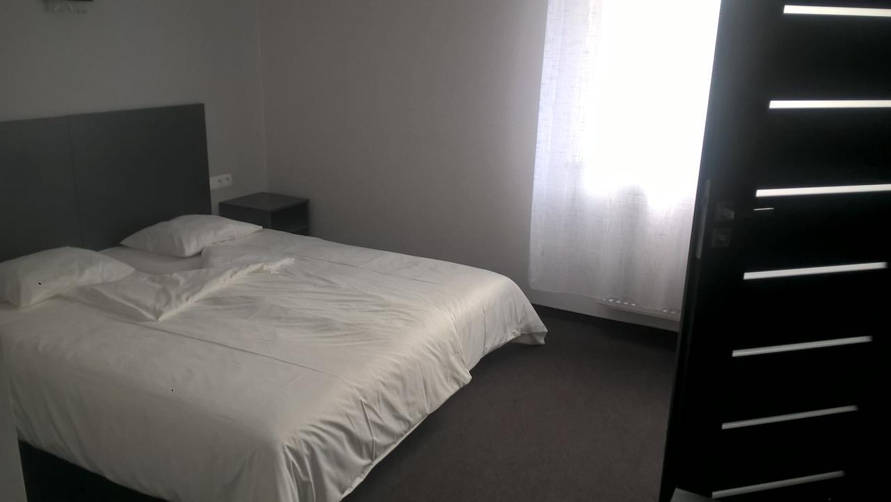 Bed and Breakfast Essenza Party Center Swidnica  Экстерьер фото